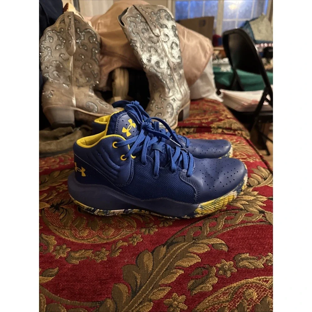 Under Armour Youth Jet 21 3024794-400 Blue/Yellow Basketball Shoes Sneakers5.5 Y